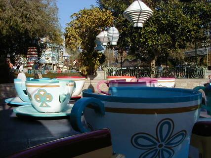 Mad Tea Party (teacups) ride<br>Location: <a href="https://www.google.com/maps/search/?api=1&query=33.81345,-117.91835" target="_new">Disneyland</a>